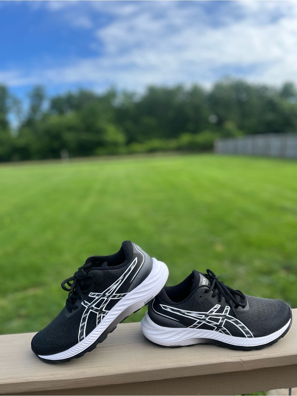 Asics Black and Excite Ortholite Amplifoam  White Athletic Running Shoes